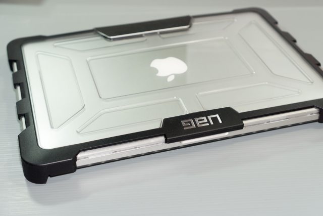 Urban Armor Gear UAG for MacBook Pro 13-inch