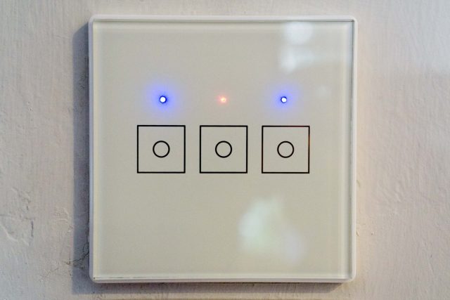Evida/U-Fairy Z-Wave 3-gang light switch