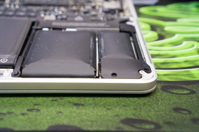 Retina MacBook Pro bloated battery