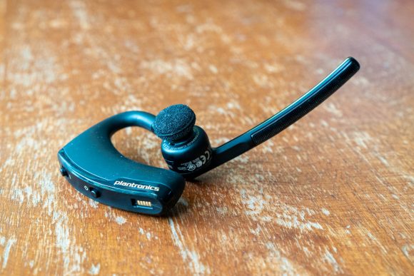 Plantronics voyager legend best sale mic volume too low